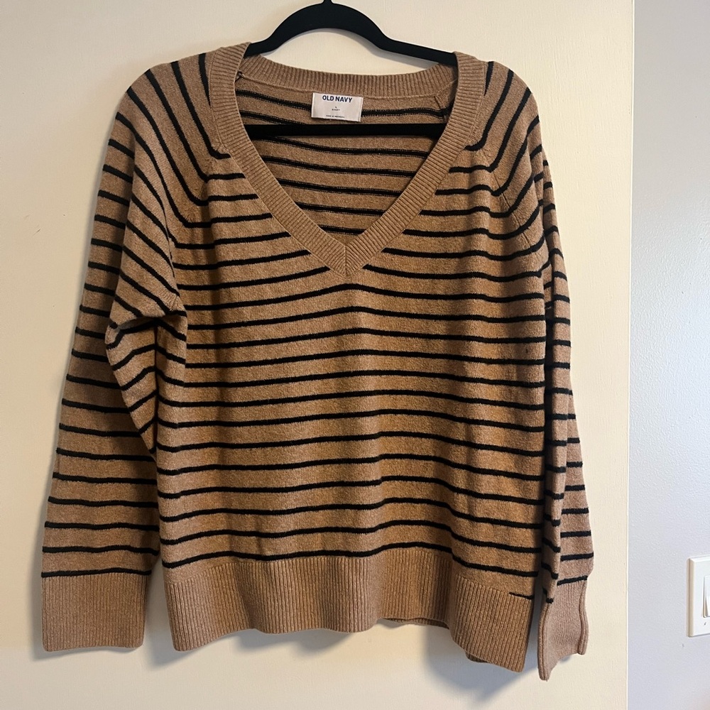 Old Navy sosoft v neck sweater